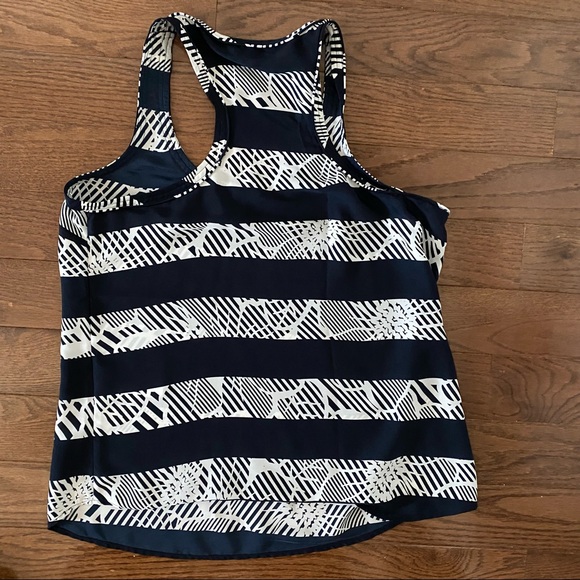 Banana Republic perfect top Medium - Picture 3 of 4